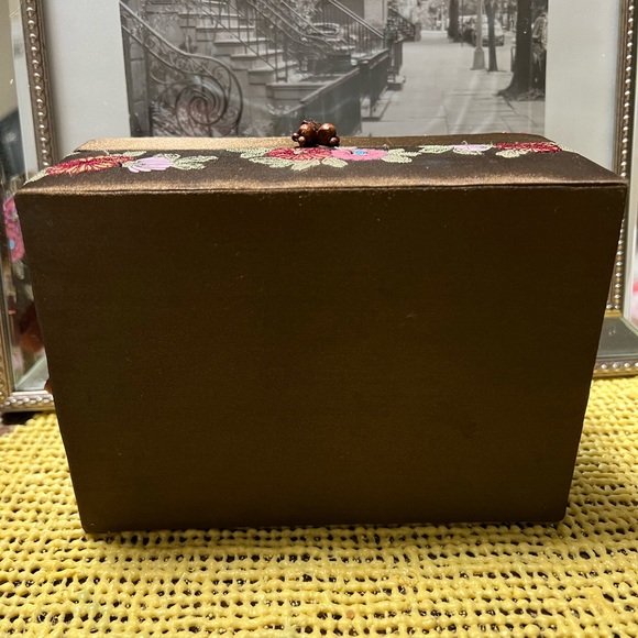 Vintage Beaded storage Box. - Picture 11 of 12